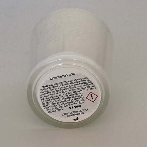 Cowshed Relaxing Bath & Body Oil + Candle Gift Set - Picture 8 of 9